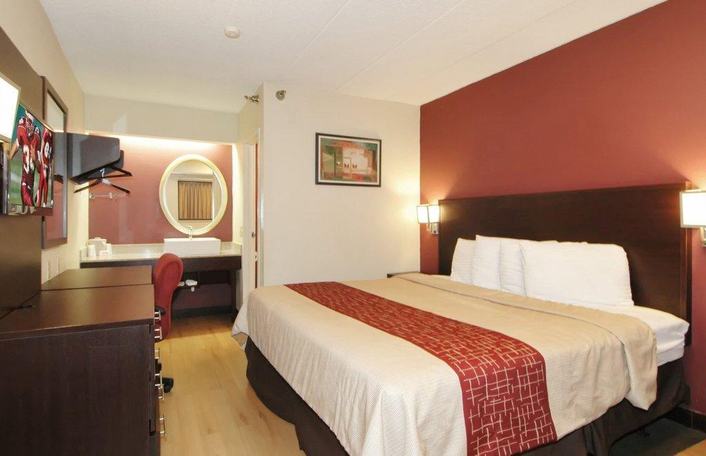Hotel Red Roof Chicago - 3*